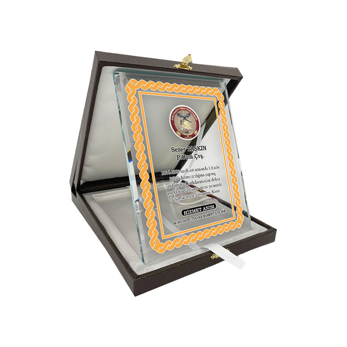 PLAKET